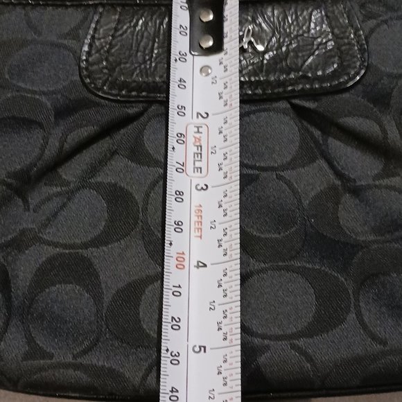 Like-New Vintage COACH Wristlet - Picture 4 of 12